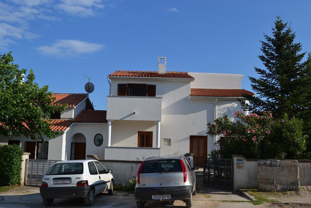 Apartments Cavae Romanae Medulin Buitenkant foto