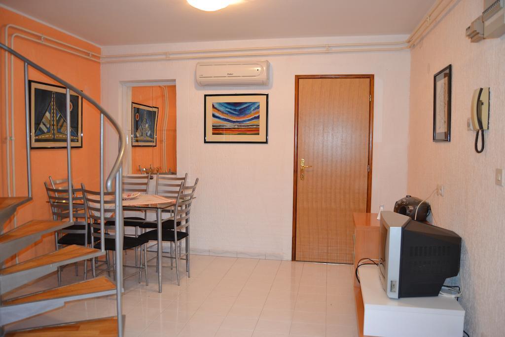 Apartments Cavae Romanae Medulin Kamer foto