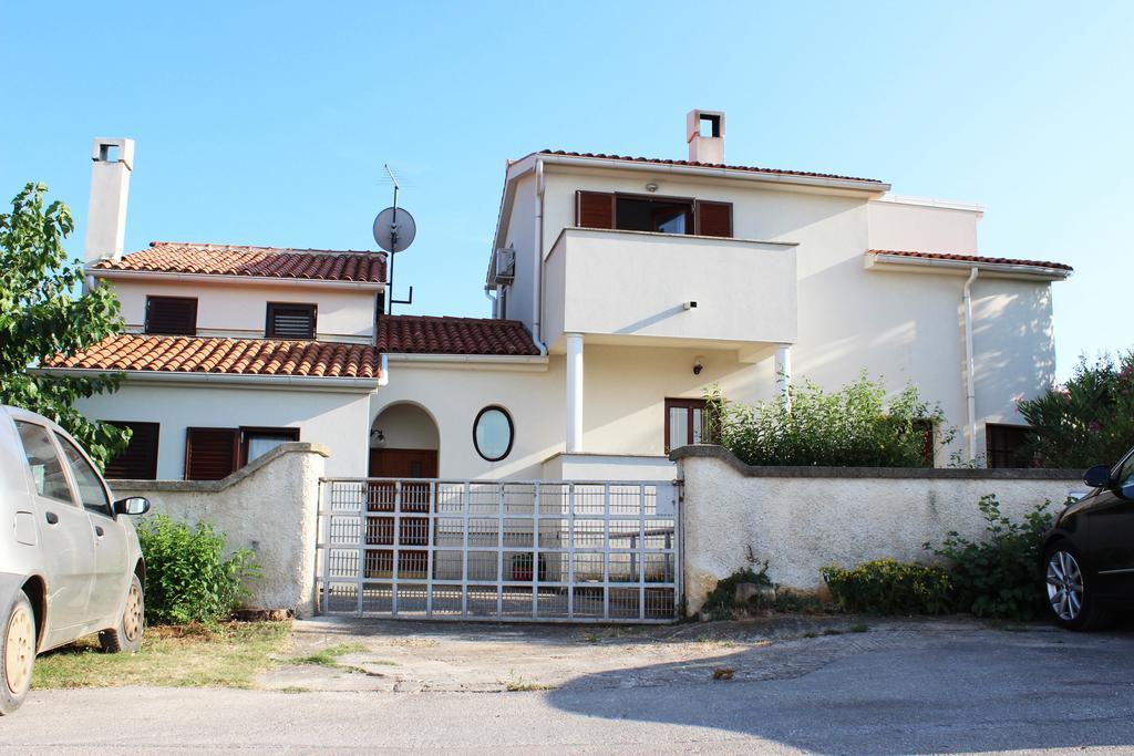 Apartments Cavae Romanae Medulin Buitenkant foto